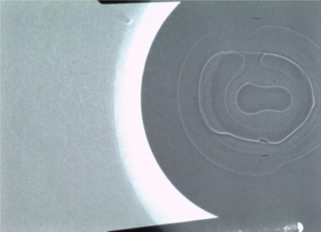 眼鏡片（瑕疵/劃傷/氣泡）深度學(xué)習(xí)視覺檢測系統(tǒng)-機(jī)器視覺_視覺檢測設(shè)備_3D視覺_缺陷檢測