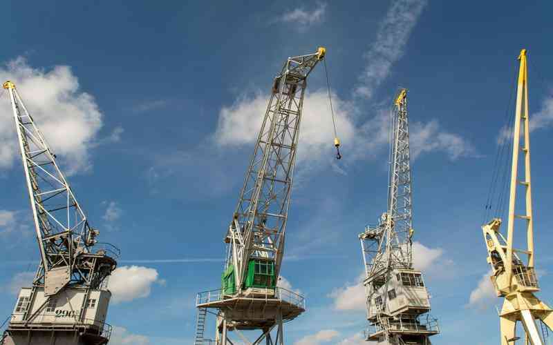 全自動外觀檢測機在醫(yī)藥制造中的安全性如何保證