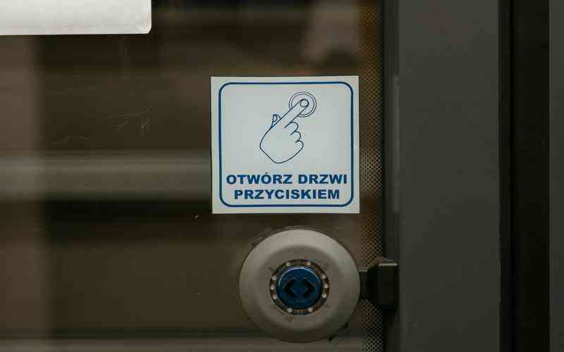 如何在預(yù)算有限的情況下購買性能穩(wěn)定的標簽品檢機