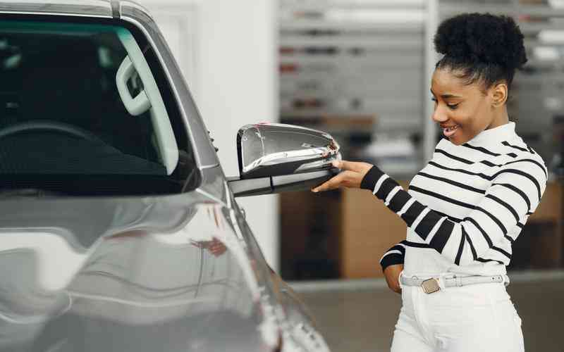 復(fù)雜背景瑕疵檢測(cè)中的模型訓(xùn)練策略有哪些