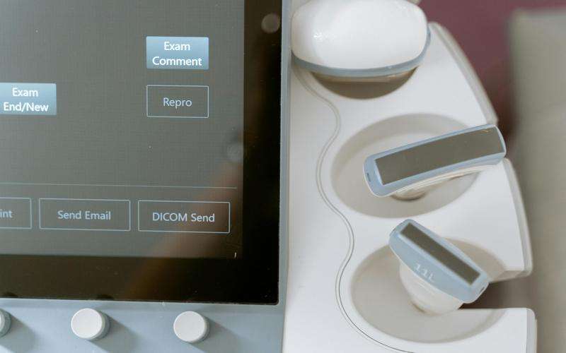 在全自動(dòng)外觀檢測(cè)機(jī)中，光源的配置對(duì)精度有何影響