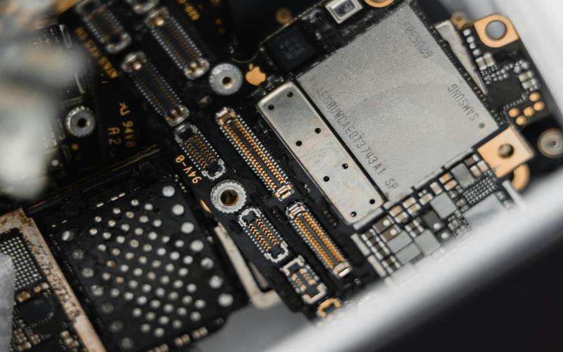 標簽品檢機如何應對不同標簽材質(zhì)的挑戰(zhàn)