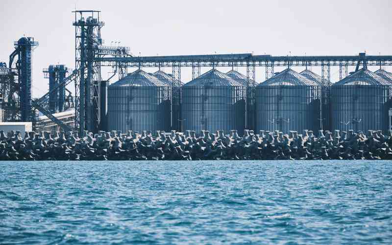 品檢機如何處理復(fù)雜的織物缺陷